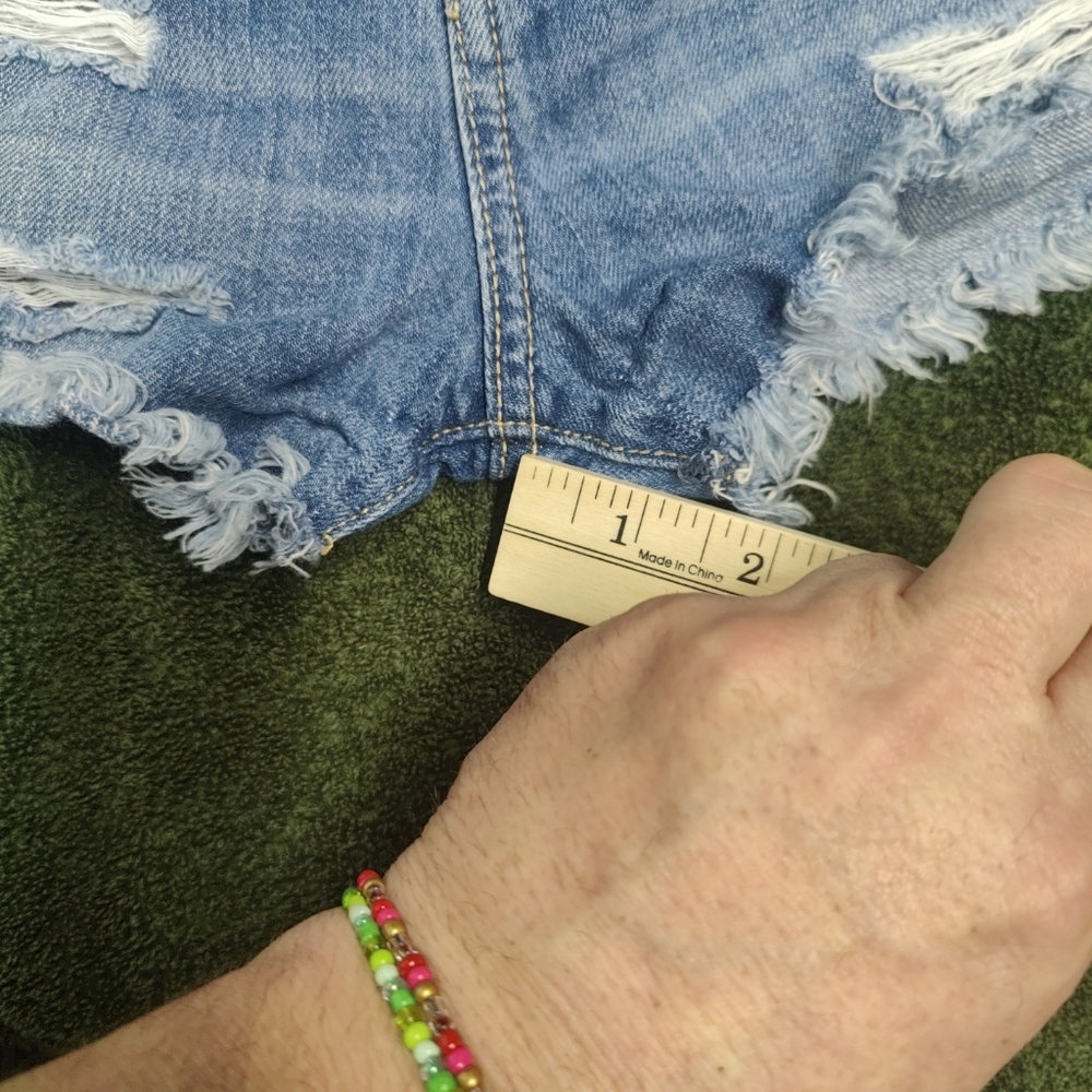 American Eagle Tomgirl Shortie Blue Denim Short Womens Size 0 © - Picture 9 of 12